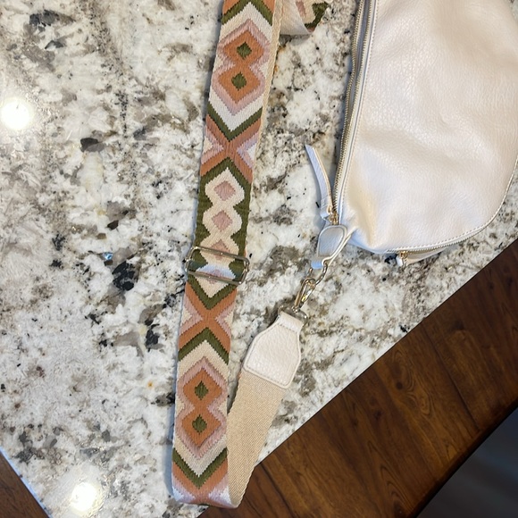 Faux leather Ivory crossbody sling with adjustable tapestry guitar strap - Picture 5 of 5